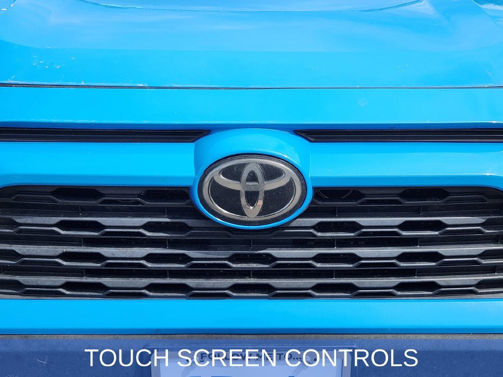 Used 2021 Toyota RAV4 XLE AWD/4WD image 14
