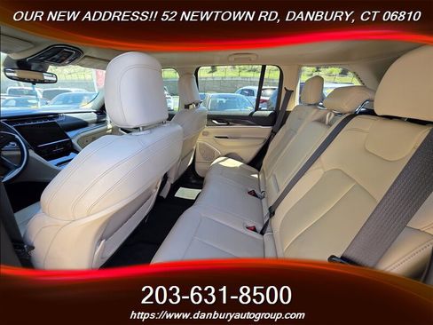 Used 2022 Jeep Grand Cherokee Limited AWD/4WD image 7
