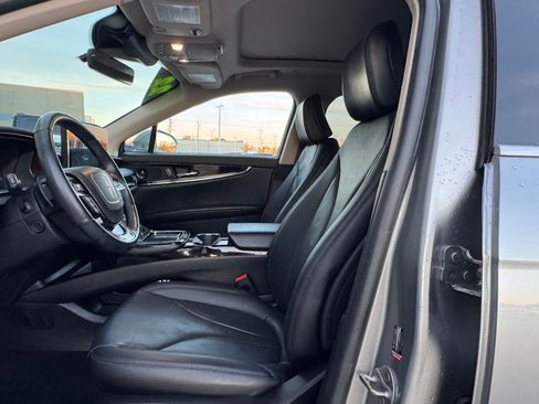 Used 2022 Lincoln Nautilus Reserve w/ Equipment Group 201A image 18