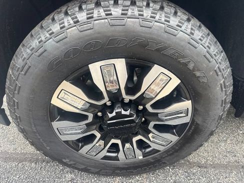 New 2026 GMC Sierra 2500 Denali w/ Denali Reserve Package AWD/4WD image 4