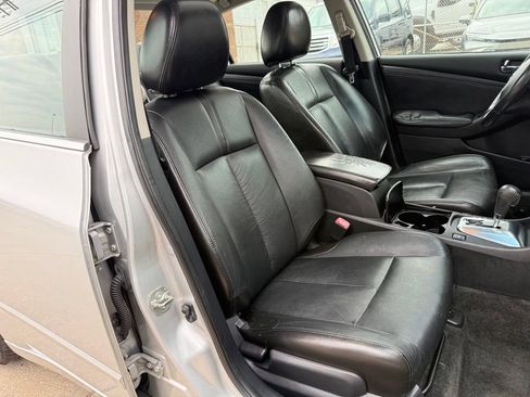 Used 2011 Nissan Altima 3.5 SR w/ 3.5SR Premium Pkg FWD image 22