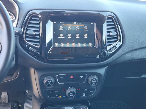 Used 2019 Jeep Compass Altitude image 16