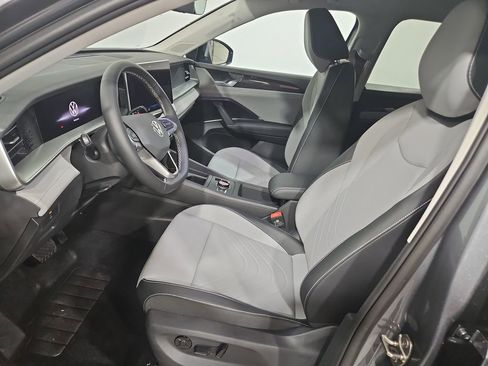 New 2026 Volkswagen Tiguan SE AWD/4WD image 9