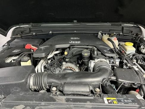 Used 2018 Jeep Wrangler Unlimited Rubicon AWD/4WD image 30