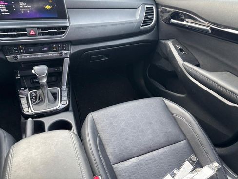 Used 2024 Kia Seltos EX AWD/4WD image 16