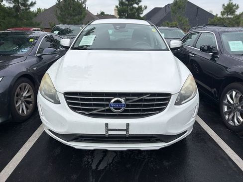 Used 2016 Volvo XC60 T5 w/ Proximity Package FWD image 2