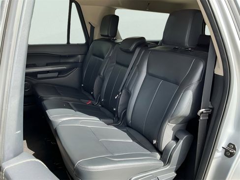 Certified 2023 Ford Expedition Max XLT image 28