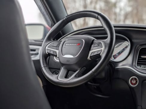 Used 2017 Dodge Charger SXT w/ AWD Plus Group image 23