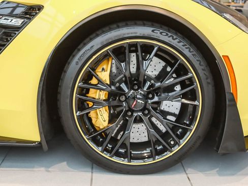 Used 2018 Chevrolet Corvette Z06 w/ Z07 Performance Package image 6