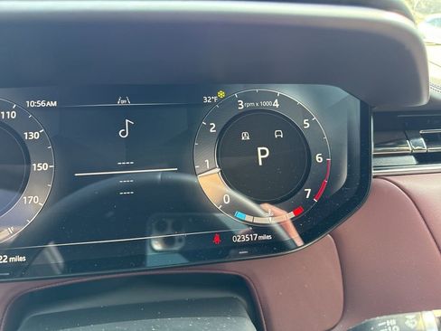 Used 2024 Land Rover Range Rover Sport Dynamic SE image 12