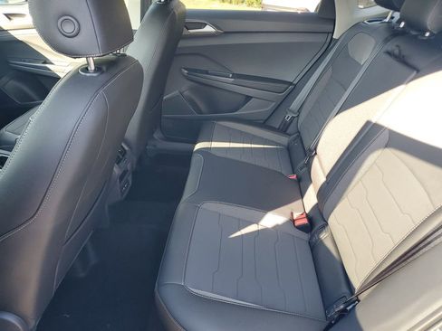 New 2026 Volkswagen Taos SE image 10