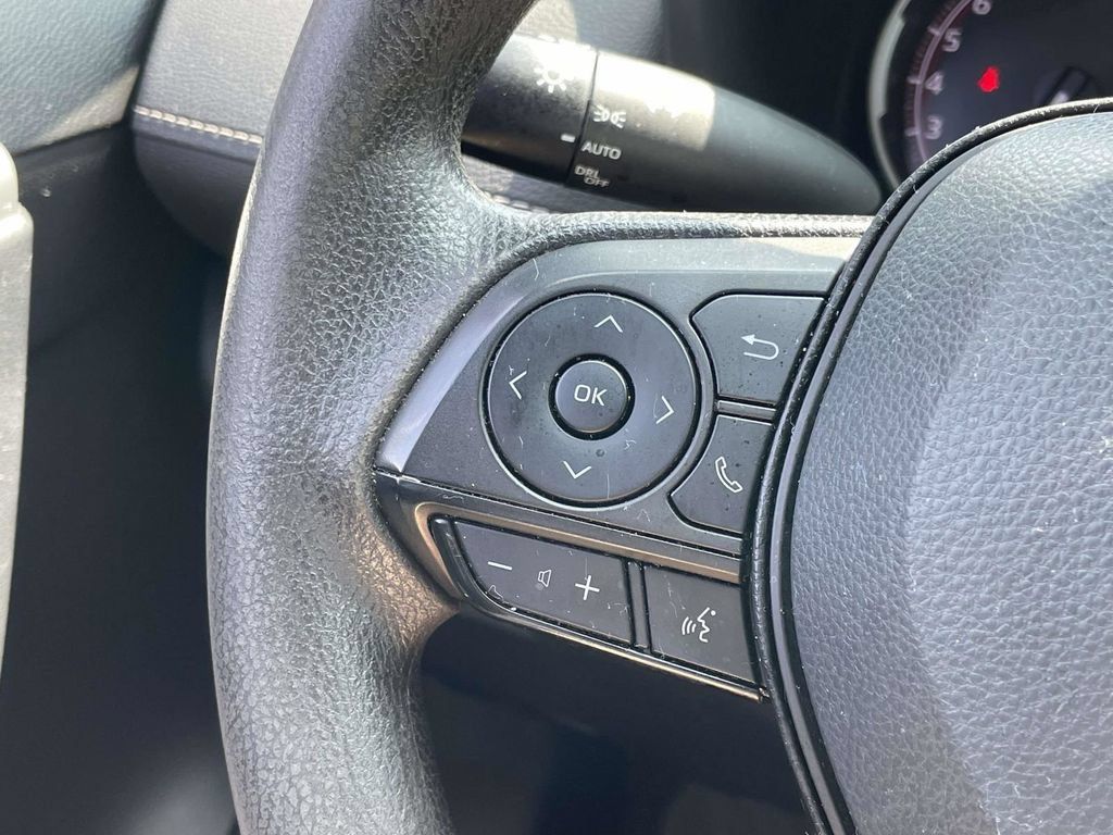 Used 2024 Toyota RAV4 XLE AWD/4WD image 24
