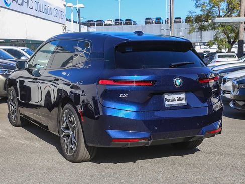 New 2026 BMW iX xDrive45 w/ Premium Package image 4
