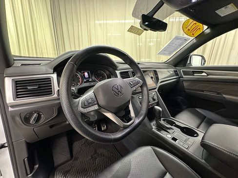 Used 2021 Volkswagen Atlas Cross Sport SE image 23
