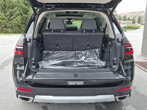 Used 2024 BMW X7 xDrive40i w/ Premium Package AWD/4WD image 27