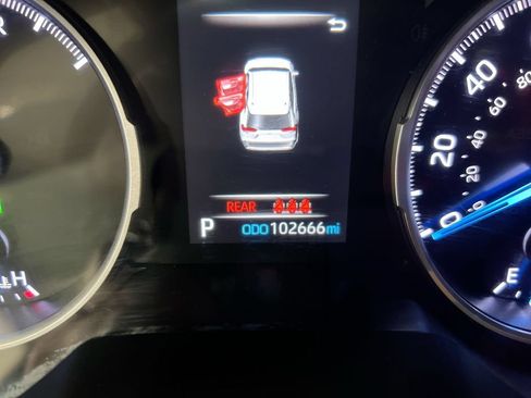 Used 2021 Toyota RAV4 LE AWD/4WD image 13