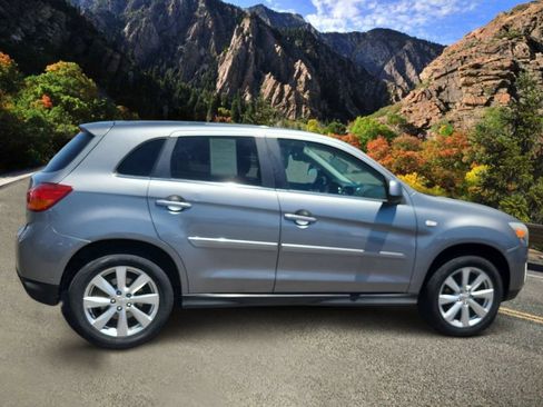 Used 2015 Mitsubishi Outlander Sport SE AWD/4WD image 2