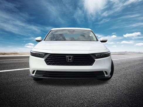 Used 2023 Honda Accord EX image 13