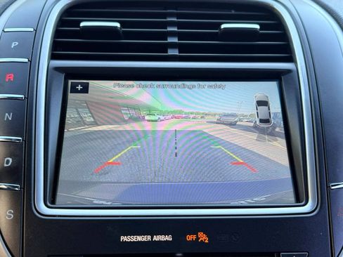 Used 2017 Lincoln MKX Select AWD/4WD image 24