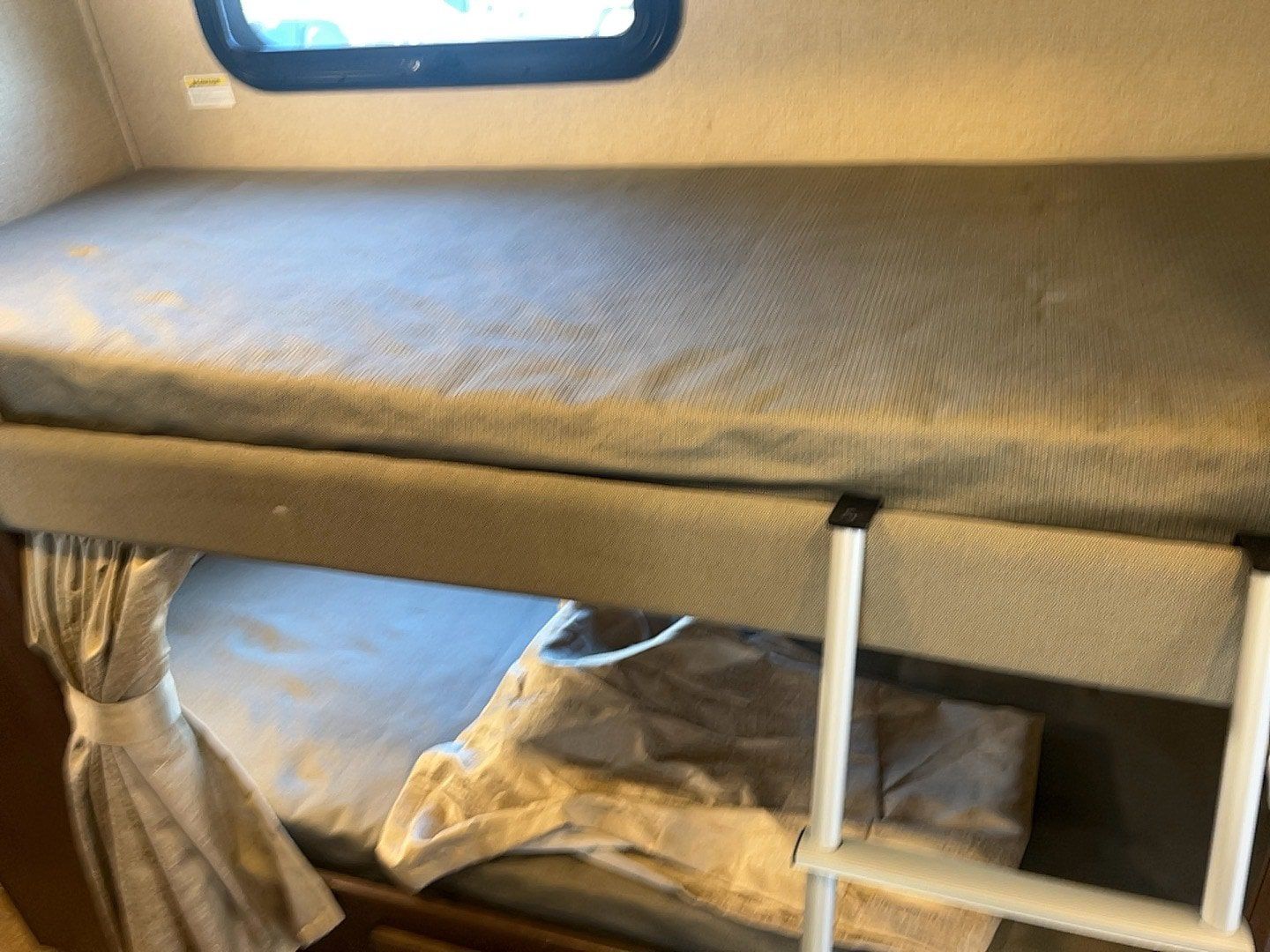 Used 2017 Ford E-450 and Econoline 450 Super Duty w/ Motorhome Prep Package RWD image 25