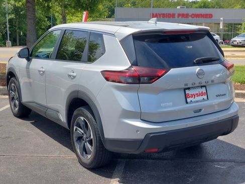 Used 2024 Nissan Rogue SV AWD/4WD image 7