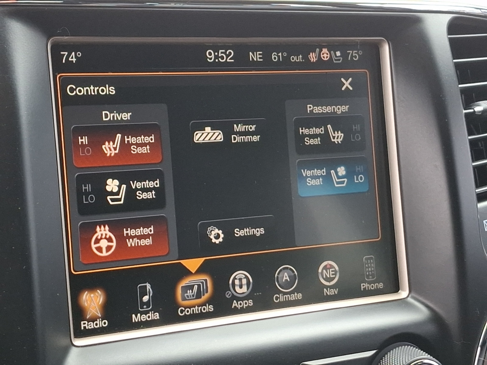 Used 2014 Jeep Grand Cherokee Limited w/ Luxury Group II AWD/4WD image 26