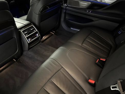 Used 2021 BMW 740i image 28