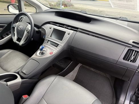 Used 2014 Toyota Prius Four image 26