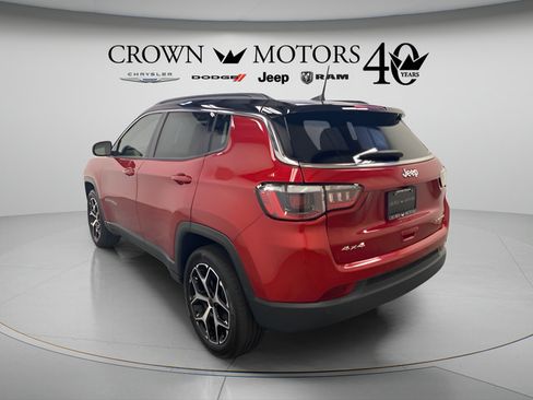 Used 2025 Jeep Compass Limited AWD/4WD image 4
