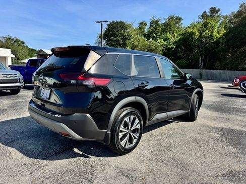 Used 2023 Nissan Rogue SV FWD image 9
