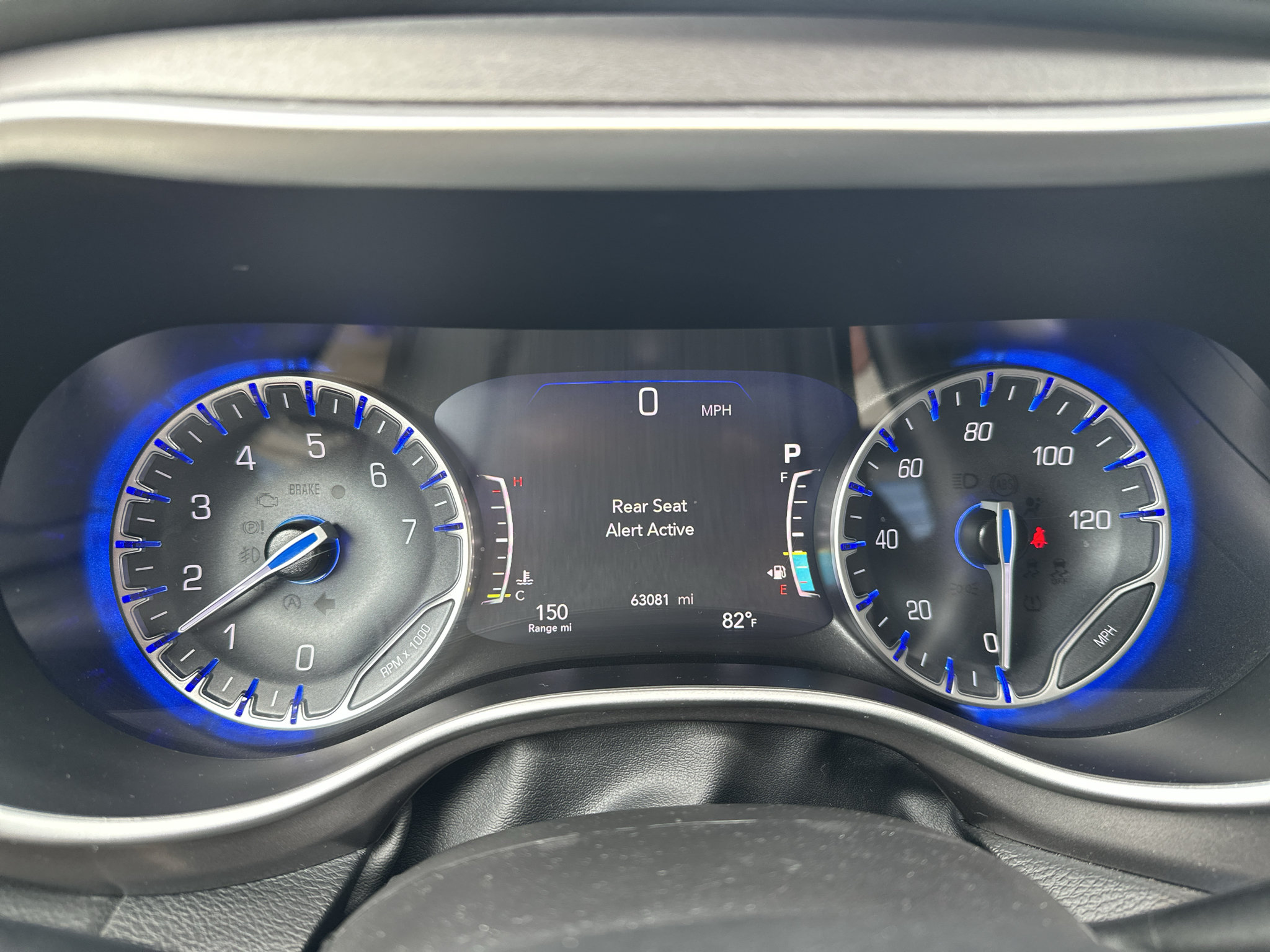 Used 2024 Chrysler Pacifica Touring-L FWD image 13