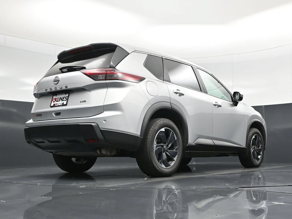Used 2025 Nissan Rogue SV AWD/4WD image 50