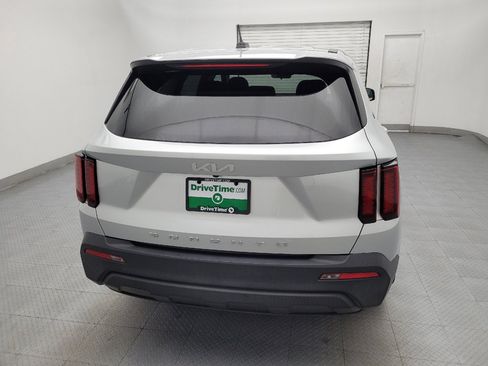 Used 2022 Kia Sorento LX FWD image 7