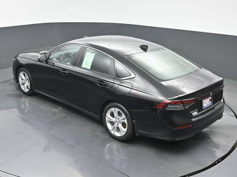 Certified 2025 Honda Accord LX image 30