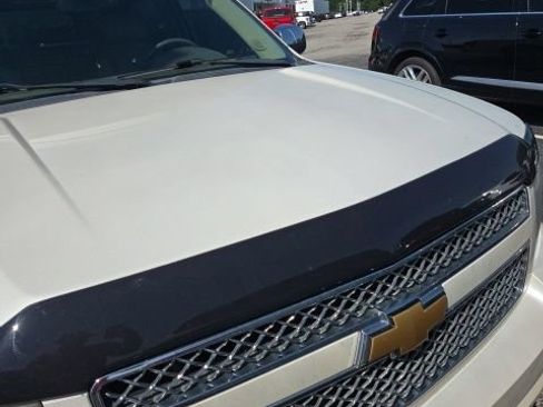 Used 2013 Chevrolet Avalanche LTZ RWD image 3