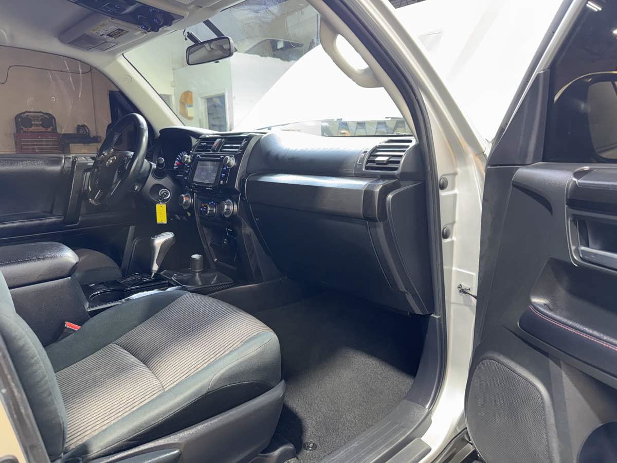 Used 2018 Toyota 4Runner TRD Off-Road AWD/4WD image 23
