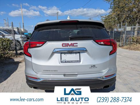 Used 2019 GMC Terrain SLT w/ Preferred Package image 4