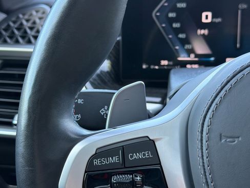 Used 2025 BMW X7 M60i AWD/4WD image 32