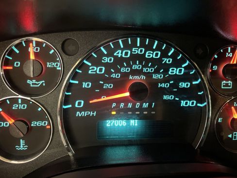 Used 2023 Chevrolet Express 2500 w/ Driver Convenience Package image 14