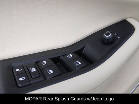 Used 2021 Jeep Grand Cherokee L Limited w/ Luxury Tech Group II image 20