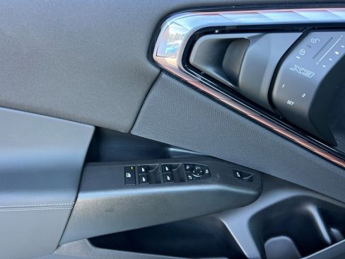 Used 2025 BMW X3 xDrive30i w/ Premium Package image 13