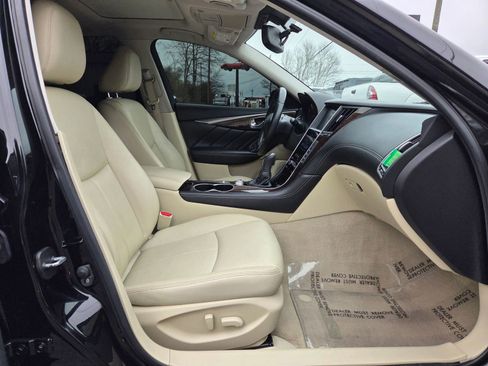 Used 2018 INFINITI Q50 Luxe w/ Essential Package (3.0T Luxe) image 12