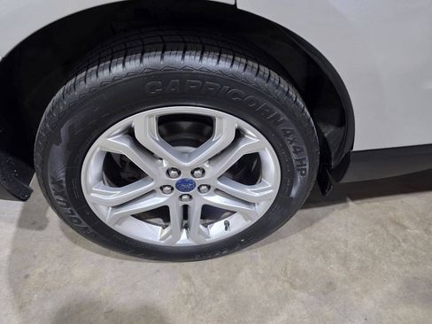 Used 2018 Ford Edge Titanium w/ Equipment Group 301A FWD image 21