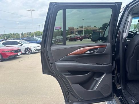 Used 2015 Cadillac Escalade Premium AWD/4WD image 39