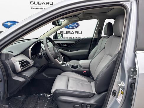 Used 2025 Subaru Outback Limited AWD/4WD image 10