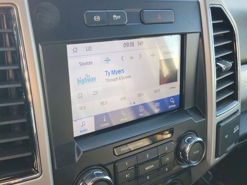 Used 2021 Ford F250 Lariat w/ Lariat Value Package image 30