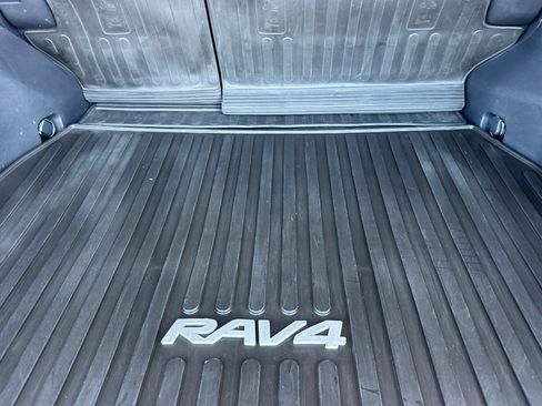 Certified 2023 Toyota RAV4 LE AWD/4WD image 19