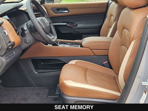 New 2026 Nissan Pathfinder Platinum image 11