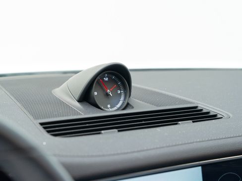 Certified 2023 Porsche Panamera Platinum Edition image 24