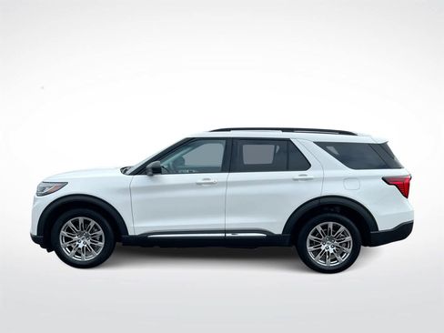 Used 2025 Ford Explorer Active w/ Active Comfort Package image 5